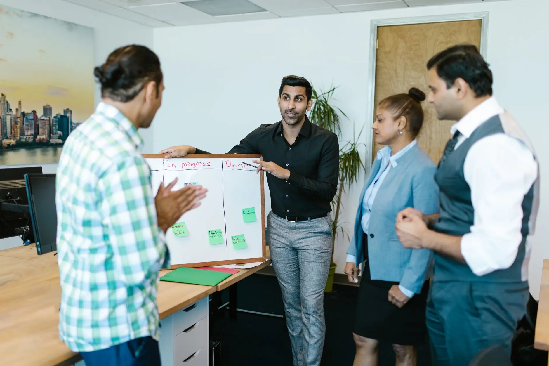 美术耗材技术优势解析：水彩与素描纸的对比研究